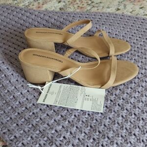 Amazon Essentials Women's Tan Sandals